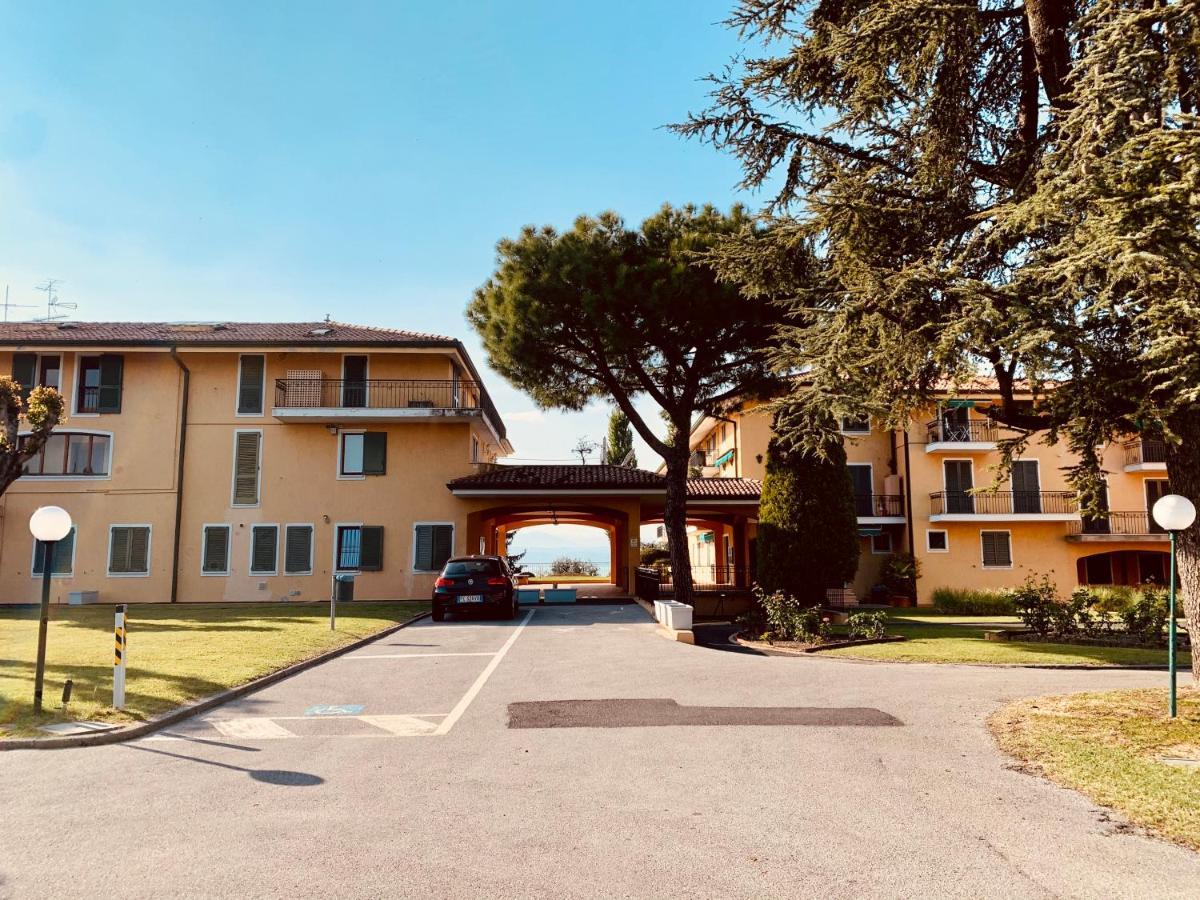 Marilyn Arpa Apartment Sirmione Buitenkant foto