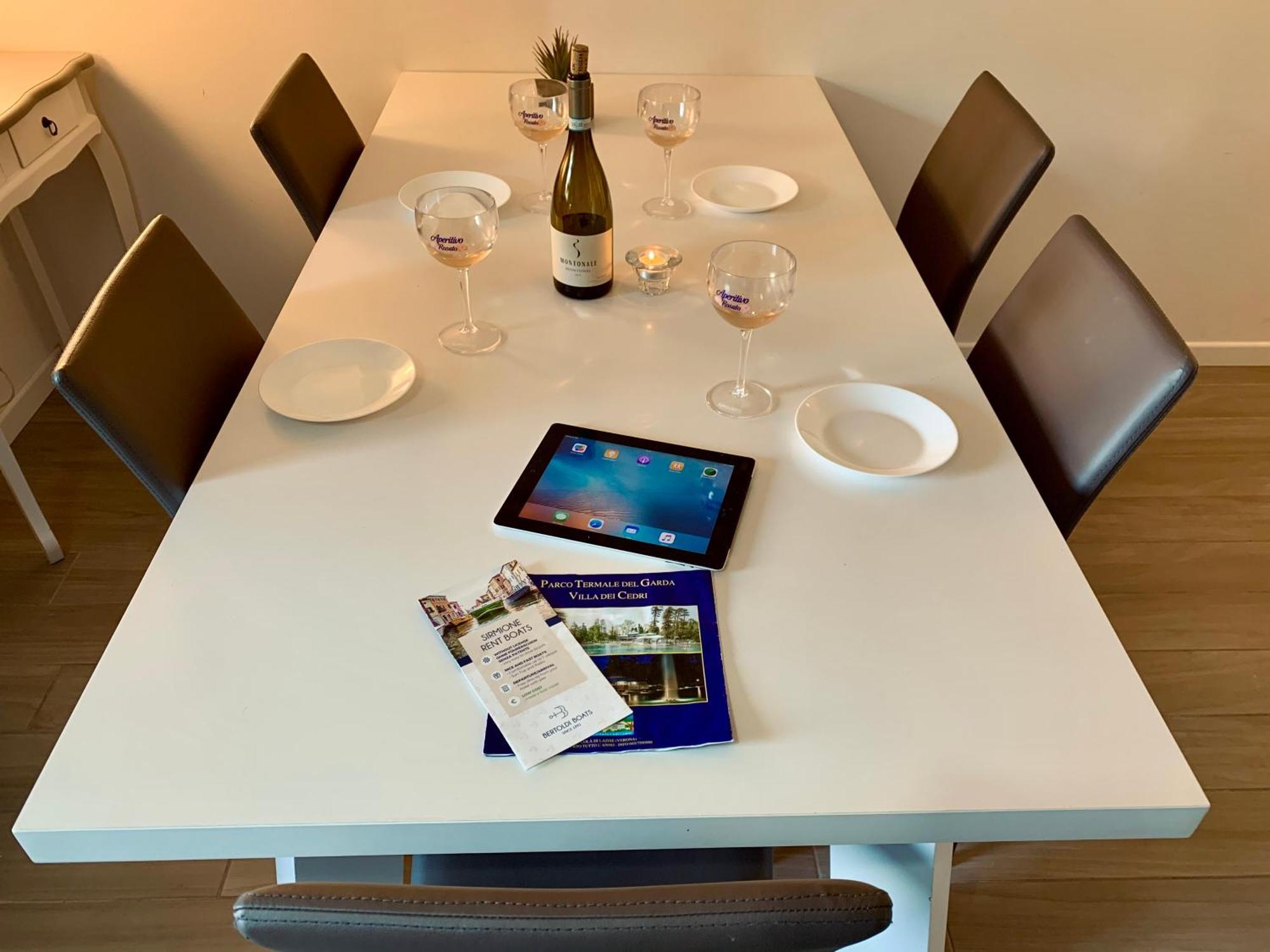 Marilyn Arpa Apartment Sirmione Buitenkant foto