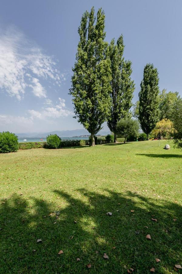 Marilyn Arpa Apartment Sirmione Buitenkant foto