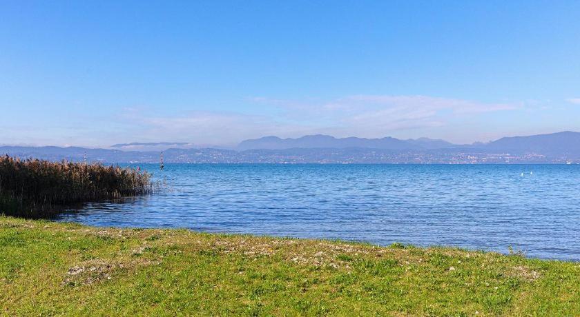 Marilyn Arpa Apartment Sirmione Buitenkant foto